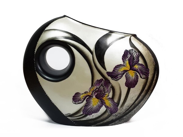 Yuriko Damiani, Haiku, vaso Iris, fronte