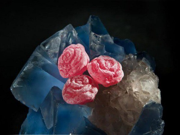 Cristalli di zucchero: un sorprendente incontro tra minerali e bonbon