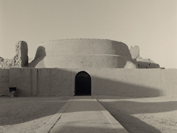 Lynn Davis, China #20, Ancient city of Gaochang, Buddhist Temple, Tupan, 2001