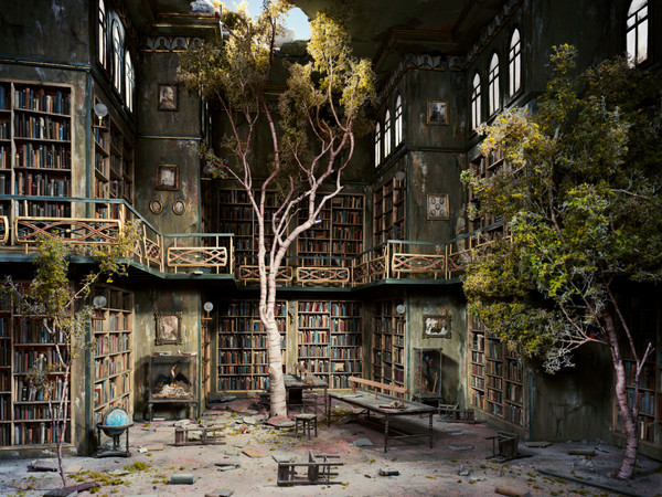 Lori Nix, Library, 2007. From "The City" series color photograph, cm. 76x127 ca.