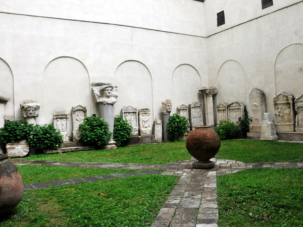 Palazzo Antignano - Museo Provinciale Campano