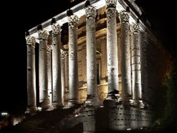 Tempio di Antonino e Faustina, Foro Romano, Roma