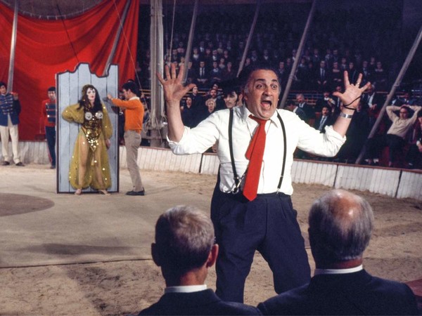 Fellini sul set de 'I clowns' I Ph. Franco Pinna 