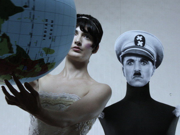 Maria Crispal, The Great Dictators, 2010 (still da video) 