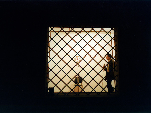 Cesare Pietroiusti, Pensiero unico, 2003