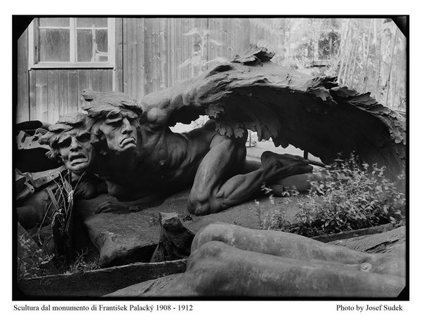 Josef Sudek, Scultura dal monumento di František Palacky, 1908-1912