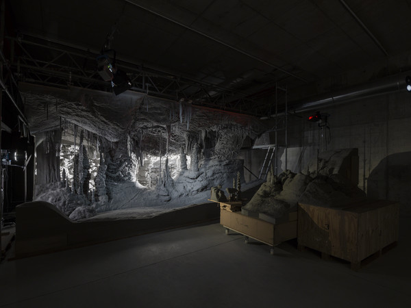 Veduta dell'installazione permanente 'Processo grottesco' di Thomas Demand, Fondazione Prada, Milano, 2015 I Ph. Attilio Maranzano