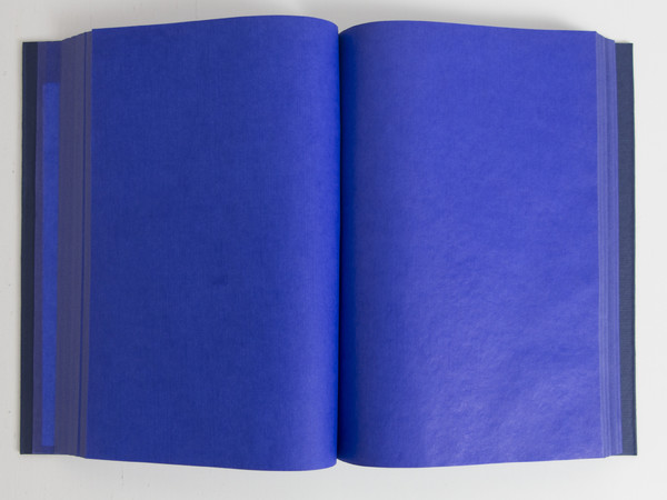 Irma Blank, UR – BUCH ovvero Romanzo Blu, 1997. Libro, Torino Collezione Maffei