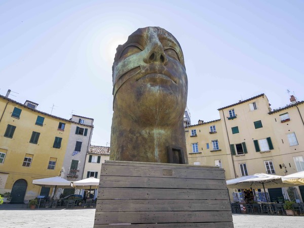 Igor Mitoraj, Tindaro, Piazza Anfiteatro, Lucca 