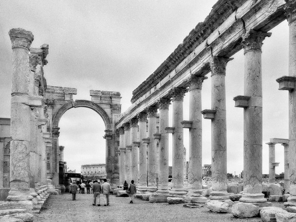 La Via Colonnata e l’Arco Severiano, Palmira | Foto © Elio Ciol