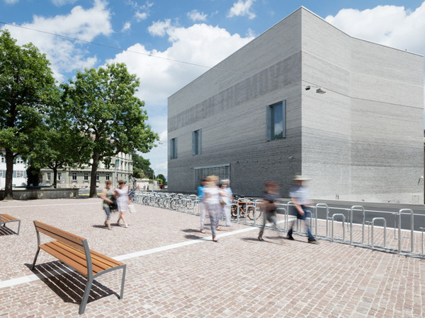 Kunstmuseum Basilea, Julian Salinas. Il nuovo edificio del museo, collegato alla sede storica del Kunstmusem attraverso una galleria sotterranea, è stato inaugurato nel 2016 ed è opera dello studio Christ & Gantenbein di Basilea.