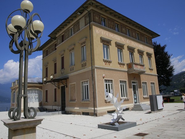 Sculture di Angelo Bozzola, Palazzo Verbania, Luino