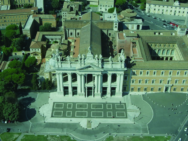 Veduta aerea della Basilica di San Giovanni in Laterano a Roma, Immagine tratta dal film 