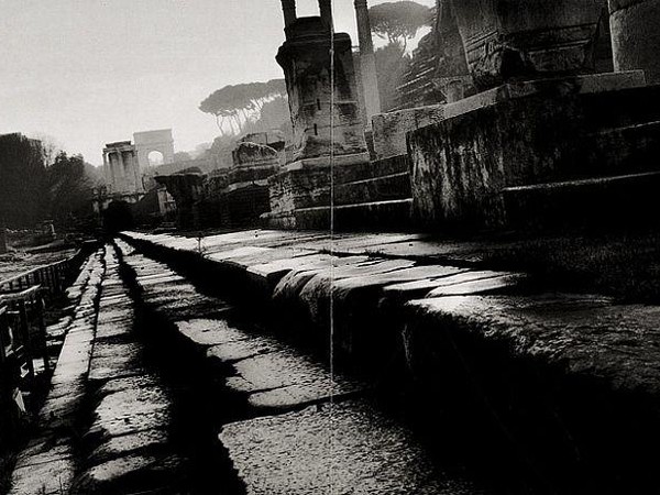Josef Koudelka, <span><em>Roma, Italia</em>, 2000</span>