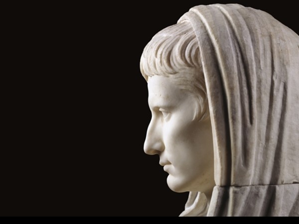 Statua togata, Augusto capite velato come Pontefice Massimo (da via Labicana), particolare Roma, Museo Nazionale Romano, Palazzo Massimo alle Terme