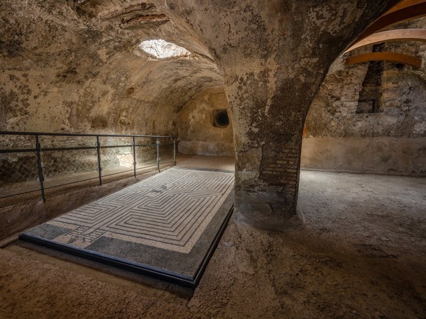 Mosaico del Labirinto, Villa Romana dei Domizi Enobarbi, Isola di Giannutri