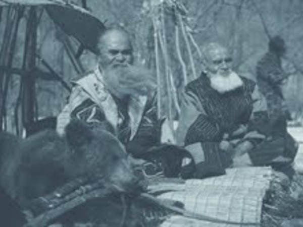 Fosco Maraini. Rito ainu dell’orso (Iyomande), Nibutani, Hokkaido, Giappone, 1971