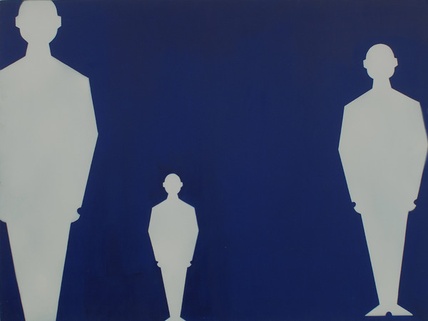 Renato Mambor, Uomini statistici (Fondo blu), 1962, Smalto e acrilico su tela, 140 x 105 cm, Collezione privata