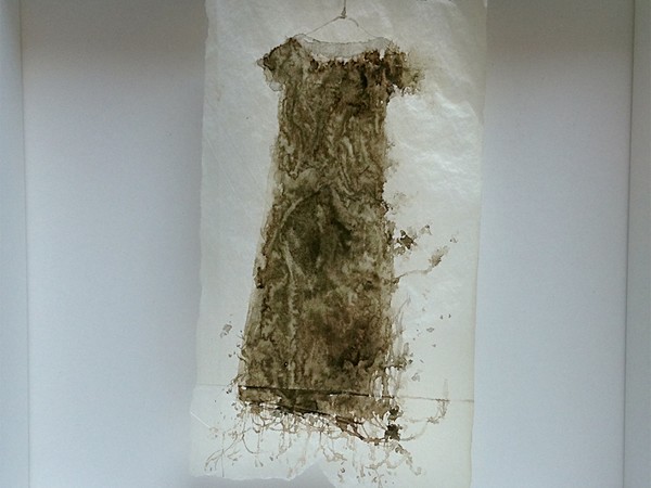 Marina Marcolin, The dress. Acquarello su carta velina, 15x7 cm