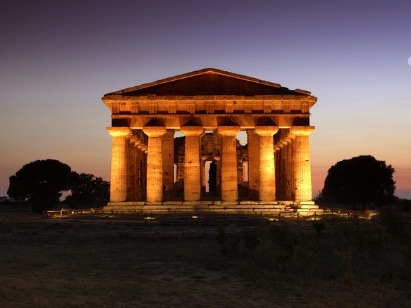 Tempio di Nettuno notturno, Parco Archeologico di Paestum