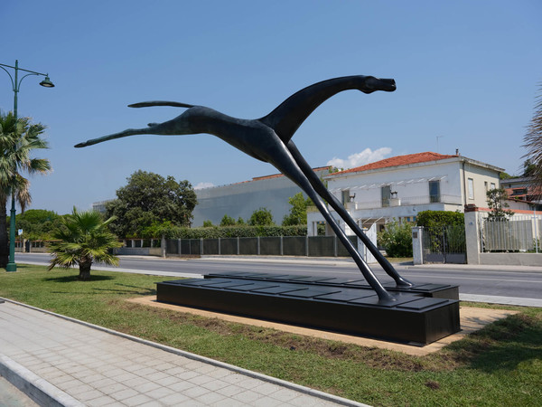 Scultura di Antonio Signorini a Forte dei Marmi