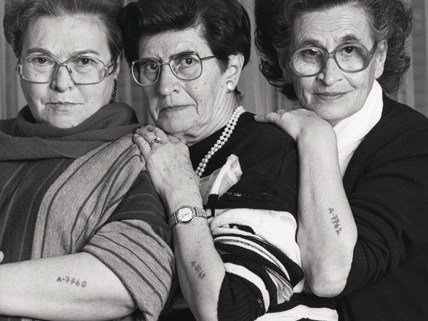 Vardi Kahana, <em>Three Sisters</em>, Tel Aviv 1992. Fotografia © Vardi Kahana <br />