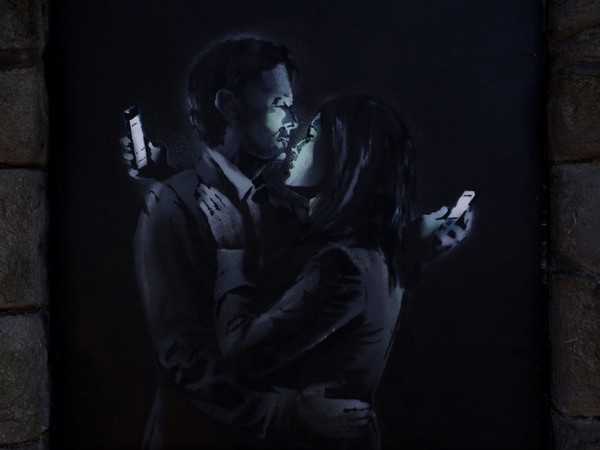 Mobile Lovers, Banksy, Bristol 2014