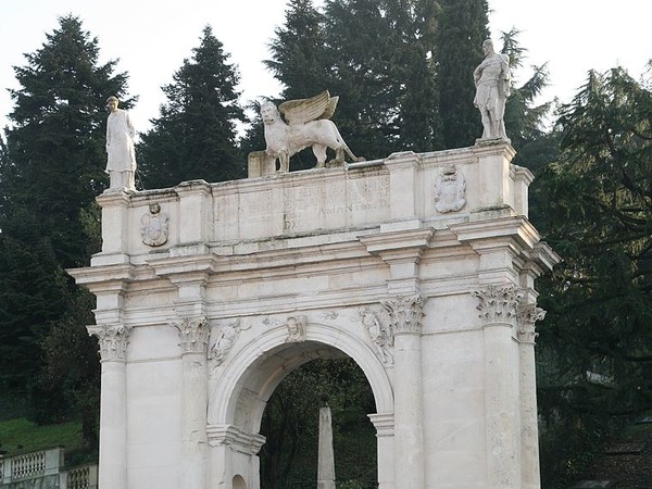 Arco delle Scalette