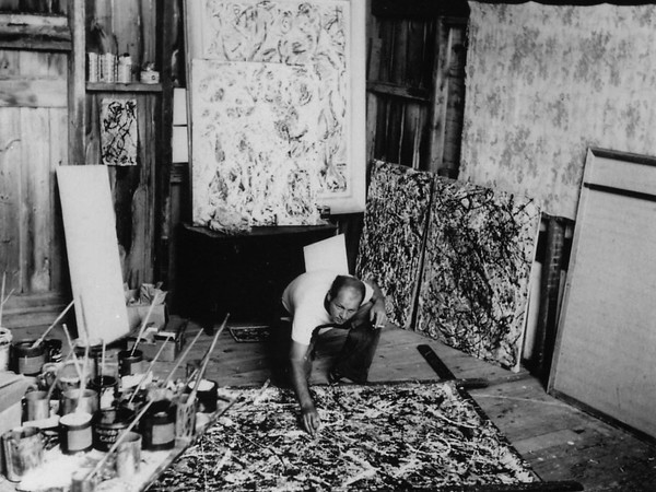 Jackson Pollock ritratto da Wilfred Zogbaum nello studio di Fireplace road, 1947