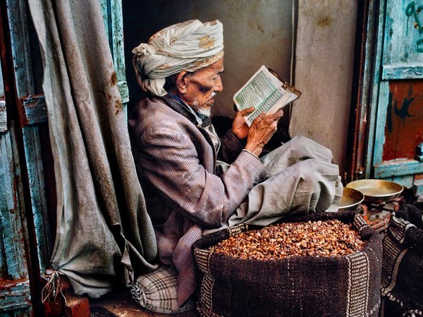 <span>Steve McCurry, Sana'a, Yemen, 1997</span>