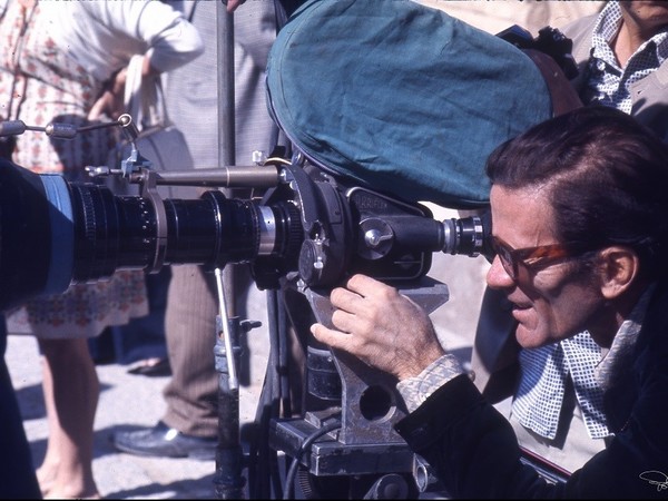 Pierpaolo Pasolini sul set del film "Il fiore delle Mille e una notte", 1974