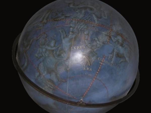 Globo celeste - 1575 circa. Legno preparato a gesso, manoscritto