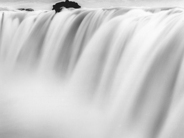 Francesco Bosso, Fluid Columns, Iceland, 2013 