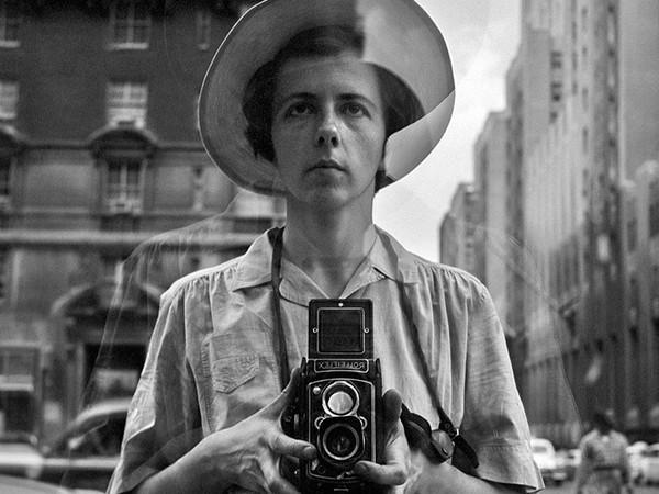 Vivian Maier, New York, 10 settembre, 1955 (© Vivian Maier/Maloof Collection, Courtesy of Howard Greenberg Gallery, New York)