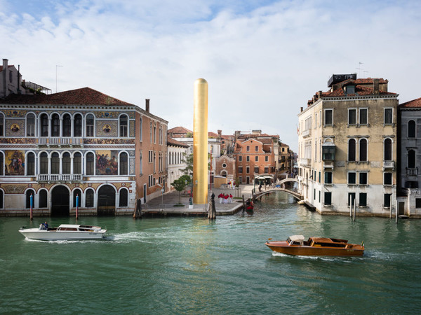 James Lee Byars, The Golden Tower, 1990. Installation view, Campo San Vio, Venice, 2017. Courtesy Michael Werner Gallery New York and London I Ph. Richard Ivey James Lee Byars, The Golden Tower, 1990. Installation view, Campo San Vio, Venice, 2017. Courtesy Michael Werner Gallery New York and London I Ph. Richard Ivey