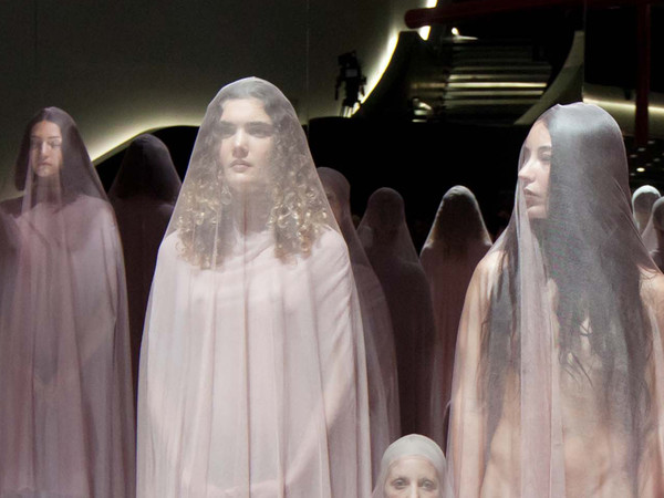 Vanessa Beecroft,<em> VB74</em>, Performance al MAXXI di Roma, 2014