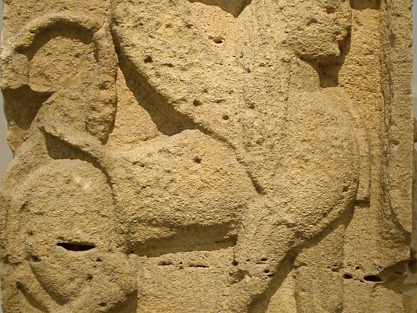 Tra Cipro e Sicilia, preziosi ornamenti del passato. La scultura arcaica tra Selinunte e Morgantina Tra Cipro e Sicilia, preziosi ornamenti del passato. La scultura arcaica tra Selinunte e Morgantina