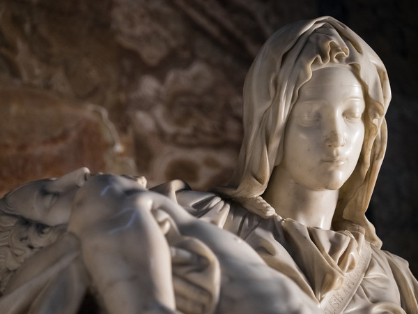 Pietà di Michelangelo (Particolare), Basilica di San Pietro a Roma, Immagine tratta dal film 