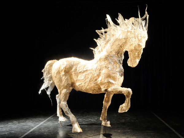 Davide Dall’Osso, Sculpture horse white transparent for garden