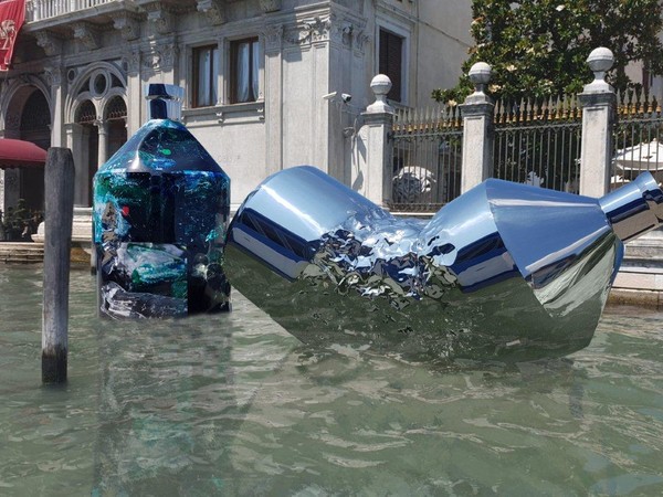  Helidon Xhixha - Giacomo Braglia. The Twin Bottles: Message in a Bottle, Canal Grande, Venezia
