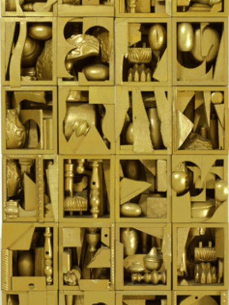 Louise Nevelson, The Golden Pearl (24 elementi), 1962, legno dipinto oro, 198x100x45 cm