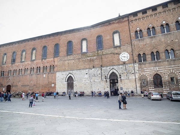 Complesso monumentale Santa Maria della Scala, Siena, esterno