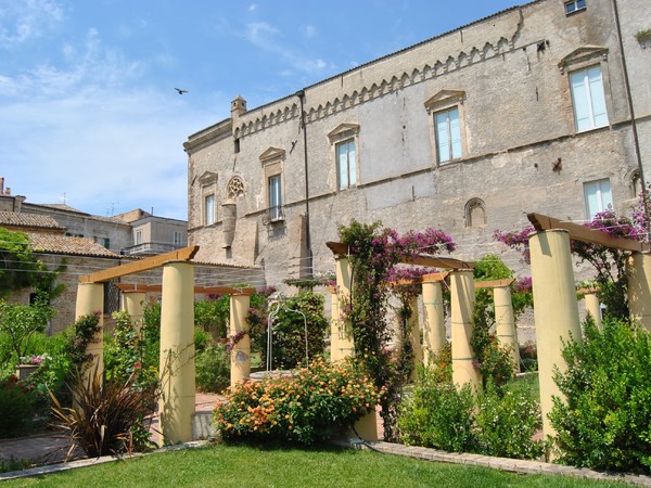 Palazzo d'Avalos dai Giardini Napoletani, Vasto (CH)