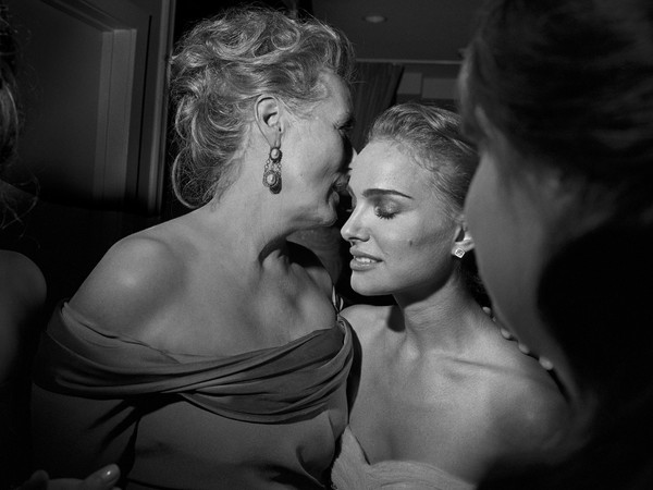 Larry Fink, Meryl Streep and Natalie Portman Oscar Party, Los Angeles, California, February 2009 | Unbridled Curiosity | © Larry Fink