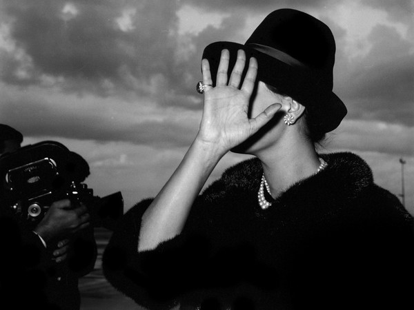 Sofia Loren all’aeroporto di Ciampino di ritorno dagli Stati Uniti. Roma, 14 novembre 1961