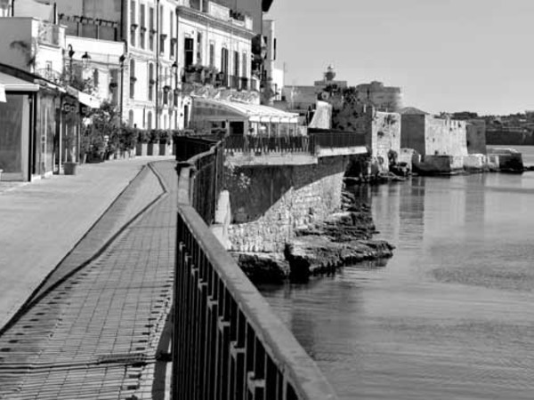 Tiziana Blanco, Lungomare di Alfeo e Castello di Maniace, Siracusa