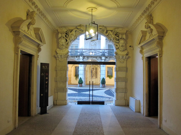 Palazzo Leoni Montanari, Vicenza