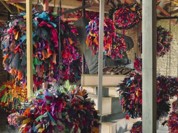 Phyllida Barlow, GIG (detail), 2014, fabric, paper, cord, timber, paint. Installation view, GIG, Hauser & Wirth Somerset, 2014