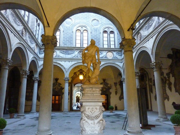 Palazzo Medici Riccardi, il Cortile di Michelozzo, Firenze Palazzo Medici Riccardi, il Cortile di Michelozzo, Firenze