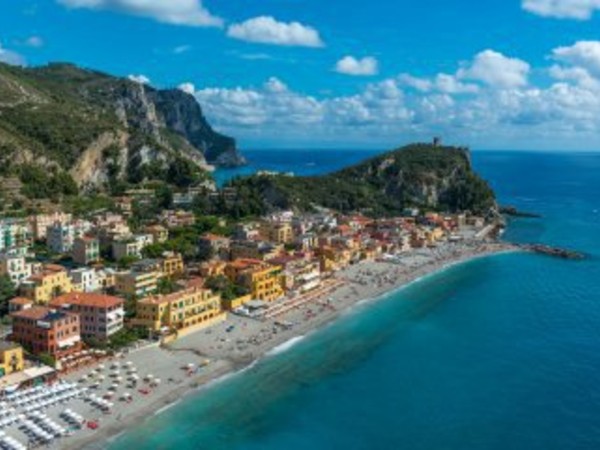 Roberto Merlo. Liguria: un ritratto dal cielo. 40 anni in volo